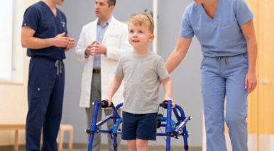 Chirurgie et rééducation chez l’enfant spastique marchant
